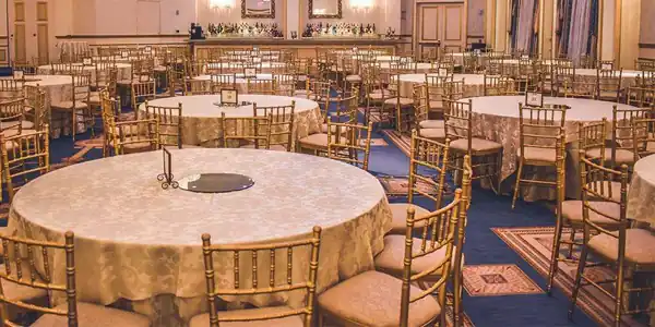 Cara Menyesuaikan Sarung Kursi dengan Tema Wedding